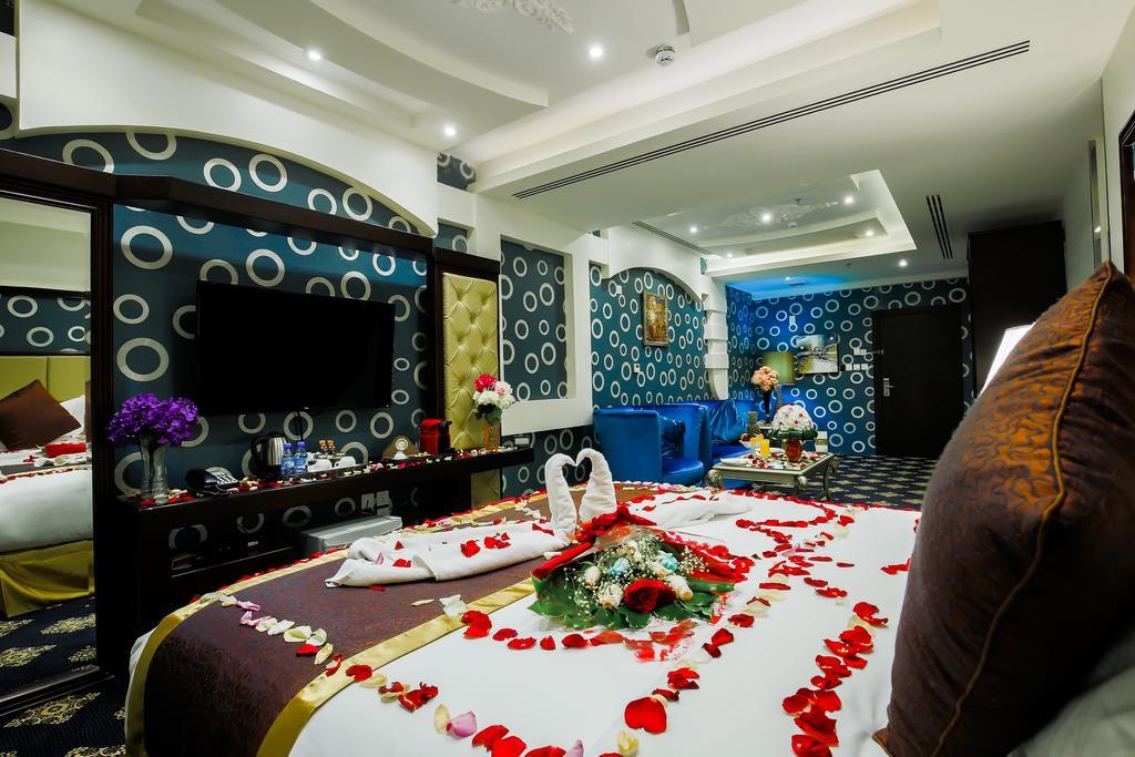 Rest Night Serviced Apartments- Alhamra Riyadh Ngoại thất bức ảnh A suite at the hotel