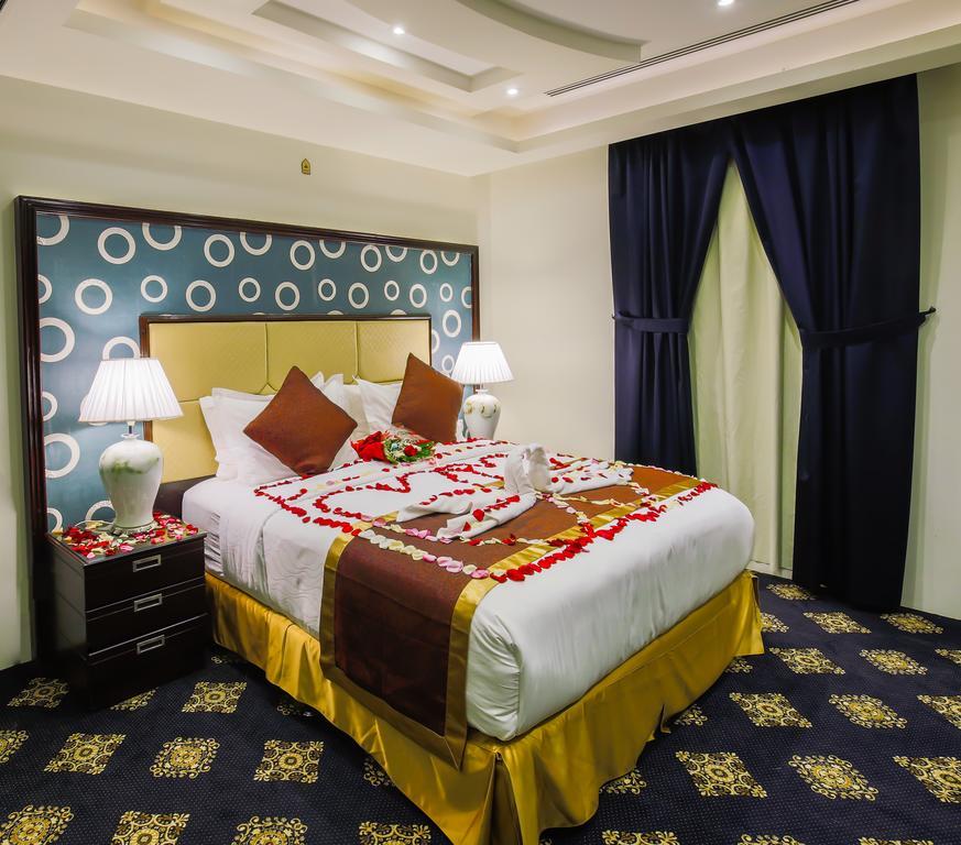 Rest Night Serviced Apartments- Alhamra Riyadh Ngoại thất bức ảnh A bedroom in a hotel