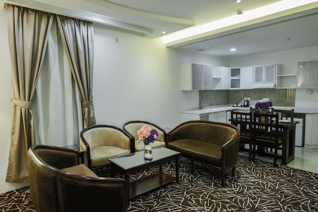 Rest Night Serviced Apartments- Alhamra Riyadh Ngoại thất bức ảnh A living room in a typical apartment
