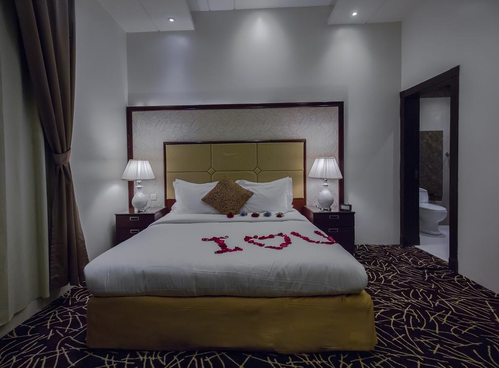 Rest Night Serviced Apartments- Alhamra Riyadh Ngoại thất bức ảnh A bedroom in the hotel