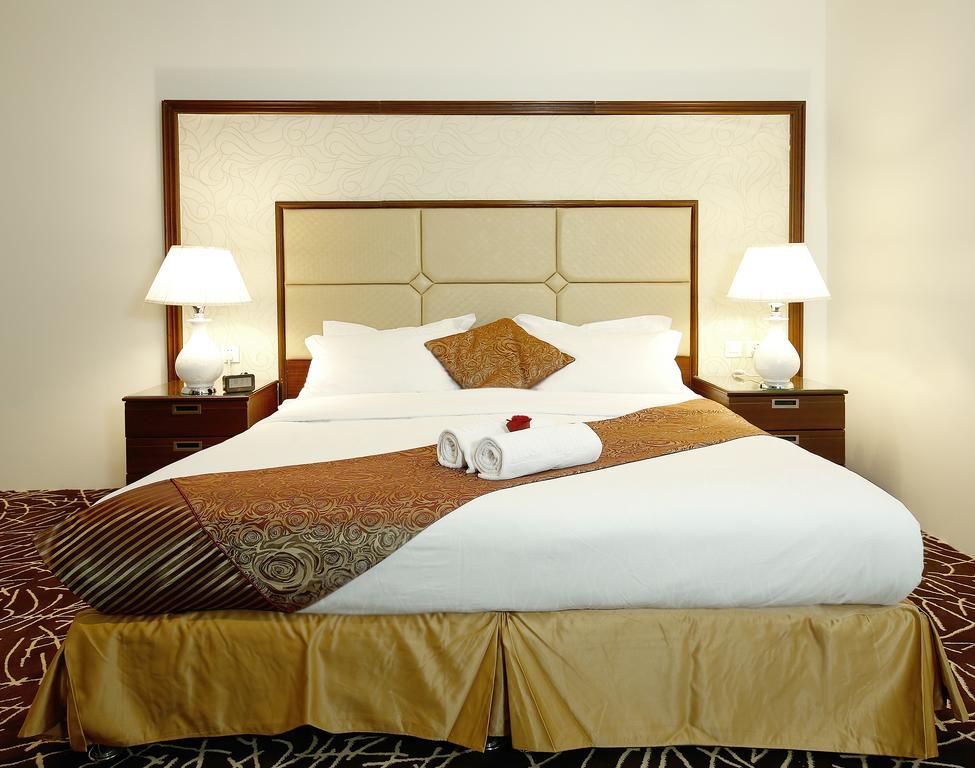Rest Night Serviced Apartments- Alhamra Riyadh Ngoại thất bức ảnh A bed