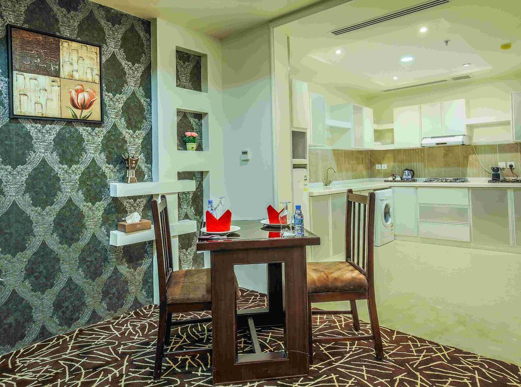 Rest Night Serviced Apartments- Alhamra Riyadh Ngoại thất bức ảnh A kitchen in a hotel suite