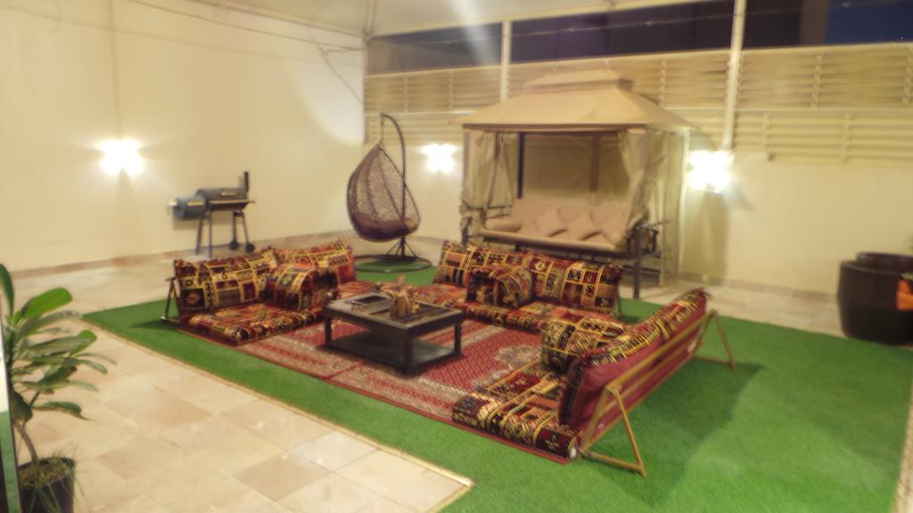 Rest Night Serviced Apartments- Alhamra Riyadh Ngoại thất bức ảnh A majlis in a hotel in Dubai